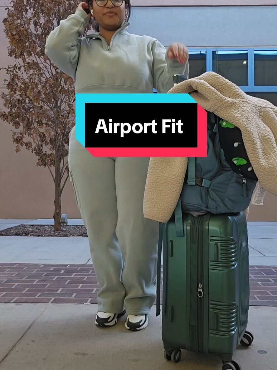 Airport travel look TikTok thumbnail